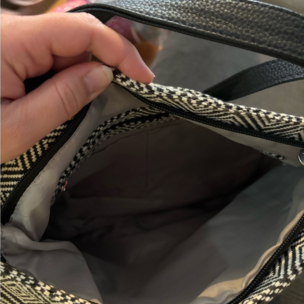 Thirty One Purse - Picture 2 of 2